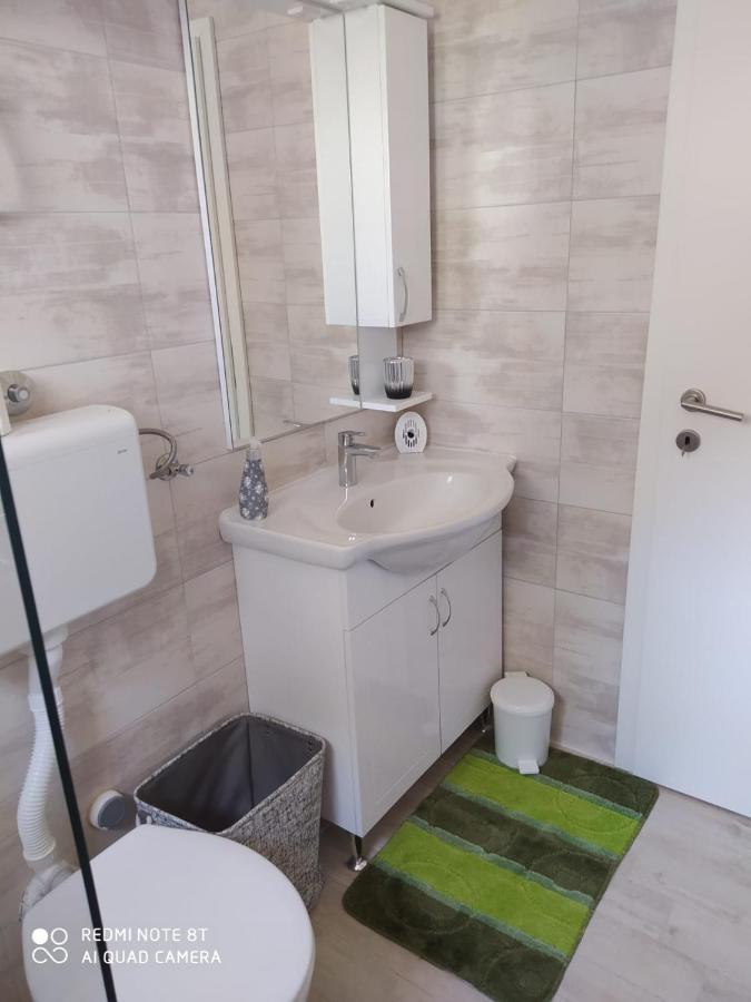 Apartmani Ana Vir Luaran gambar
